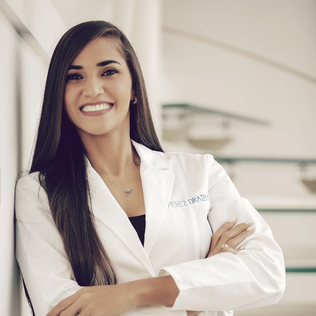 Dra. Anny Ruiz, Odontóloga General con enfoque en Estética, Odontopediatría y Bichectomía | Clínica Dental Perez Draiby - Creando Sonrisas, Personally, Santo Domingo, República Domnicana